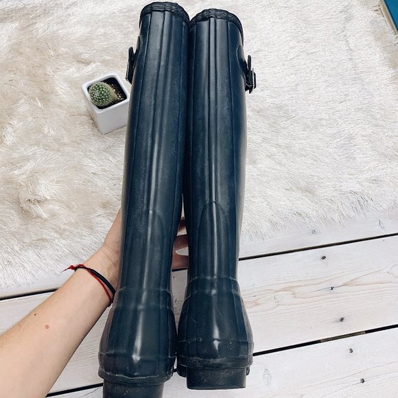HUNTER | Tall Matte Navy Blue Rain Boots - Picture 5 of 8
